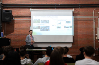 L’Energètica mostra la seva aposta renovable als instituts del Bages